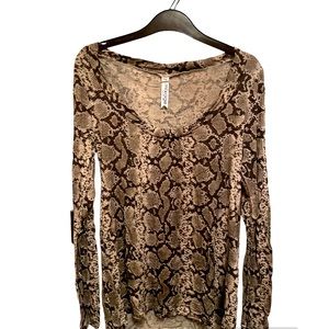 Mixage long sleeve small top vintage